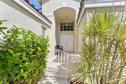 2016 Island Circle, Weston, FL 33326 - Photo 22