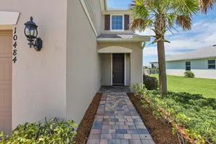 10484 SW Captiva Dr, Port Saint Lucie, FL 34987 - Photo 4