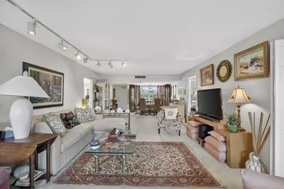 3900 Oaks Clubhouse Drive #410, Pompano Beach, FL 33069 - Photo 10