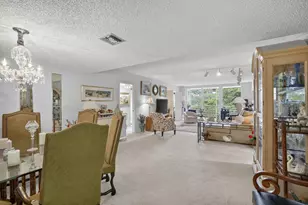 3900 Oaks Clubhouse Dr, Pompano Beach, FL 33069 - Photo 6