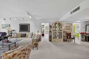 3900 Oaks Clubhouse Dr, Pompano Beach, FL 33069 - Photo 18