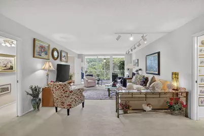 3900 Oaks Clubhouse Drive #410, Pompano Beach, FL 33069 - Photo 8