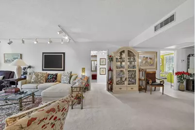 3900 Oaks Clubhouse Drive #410, Pompano Beach, FL 33069 - Photo 18