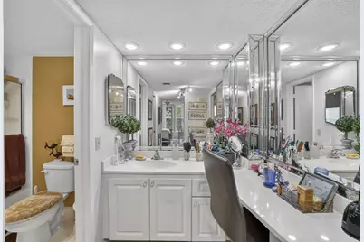 3900 Oaks Clubhouse Drive #410, Pompano Beach, FL 33069 - Photo 22