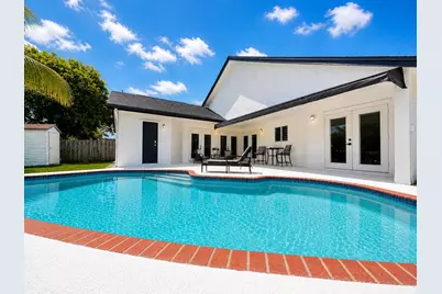 2815 NW 111th Avenue, Sunrise, FL 33322 - Photo 2