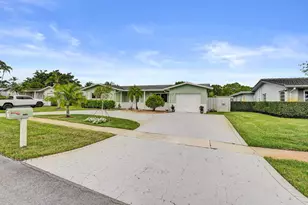1710 NW 111th Terrace, Pembroke Pines, FL 33026 - Photo 2