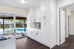 1041 SW 4th St, Boca Raton, FL 33486 - Photo 14