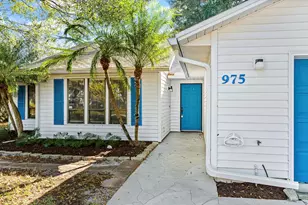 975 4th Ln, Vero Beach, FL 32962 - Photo 1