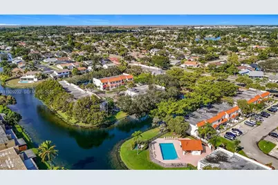 9409 NW 42nd Street, Sunrise, FL 33351 - Photo 18