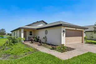 923 Bent Creek Dr, Fort Pierce, FL 34947 - Photo 2