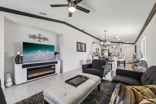 923 Bent Creek Dr, Fort Pierce, FL 34947 - Photo 6