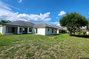 474 SW Namoit Pl, Port Saint Lucie, FL 34953 - Photo 4