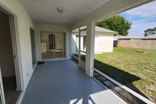 474 SW Namoit Pl, Port Saint Lucie, FL 34953 - Photo 2