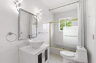 5900 Bayview Dr, Fort Lauderdale, FL 33308 - Photo 16