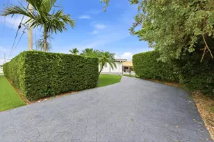 5900 Bayview Dr, Fort Lauderdale, FL 33308 - Photo 2