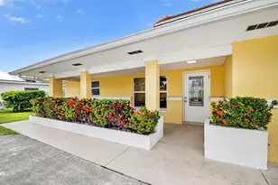 1221 Singer Dr, Singer Island, FL 33404 - Photo 8
