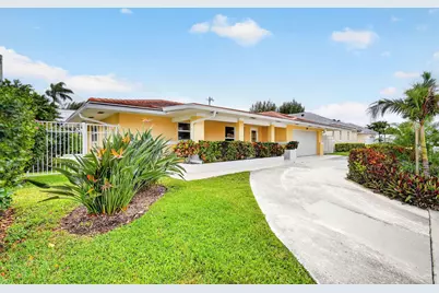 1221 Singer Drive, Singer Island, FL 33404 - Photo 18