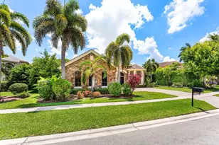 3592 Collonade Dr, Wellington, FL 33449 - Photo 2