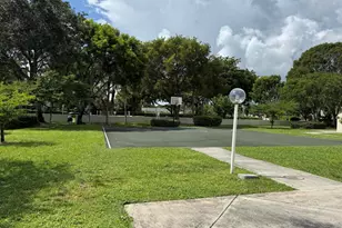 505 Gardens Dr, Pompano Beach, FL 33069 - Photo 12