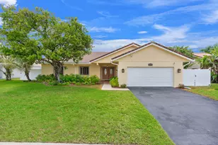 21111 Escondido Way, Boca Raton, FL 33433 - Photo 1