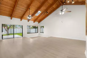 21111 Escondido Way, Boca Raton, FL 33433 - Photo 4