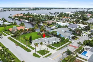 2412 N Lakeside Dr, Lake Worth, FL 33460 - Photo 1