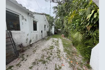 2319 Swanson Avenue, Miami, FL 33133 - Photo 12
