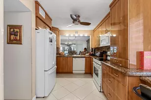 5561 Fairway Park Dr, Boynton Beach, FL 33437 - Photo 18