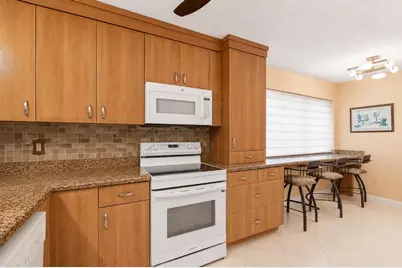 5561 Fairway Park Drive #104, Boynton Beach, FL 33437 - Photo 4