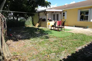 4876 Saratoga Rd, West Palm Beach, FL 33415 - Photo 8