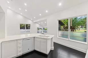 900 Greensward Ln, Delray Beach, FL 33445 - Photo 10