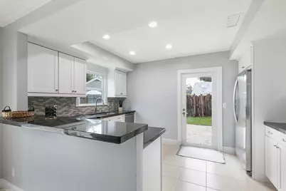 522 Goldenwood Way, Wellington, FL 33414 - Photo 6