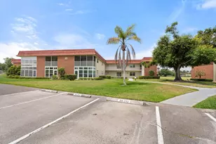 33 Pine Arbor Ln, Vero Beach, FL 32962 - Photo 2