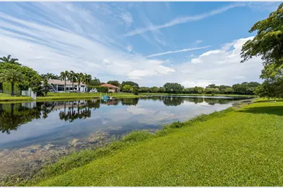 10251 N Lake Vista Circle, Davie, FL 33328 - Photo 10