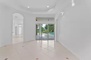 10251 N Lake Vista Cir, Davie, FL 33328 - Photo 16