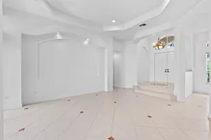 10251 N Lake Vista Cir, Davie, FL 33328 - Photo 12