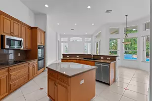 10251 N Lake Vista Cir, Davie, FL 33328 - Photo 30