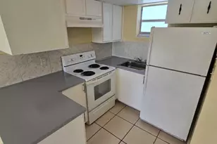 13695 NE 3rd Ct, North Miami, FL 33161 - Photo 4