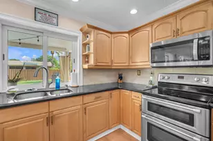 8235 NW 5th St, Coral Springs, FL 33071 - Photo 12