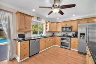 8235 NW 5th St, Coral Springs, FL 33071 - Photo 10
