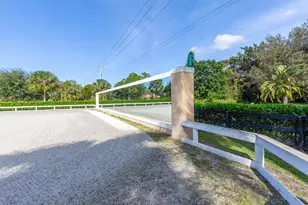 14943 Paddock Dr, Wellington, FL 33414 - Photo 6