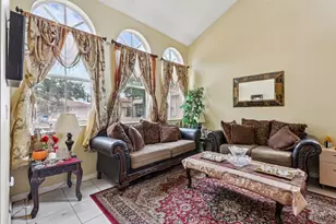 405 E Royal Cove Cir, Davie, FL 33325 - Photo 6