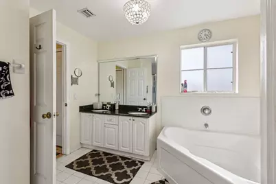 405 E Royal Cove Circle, Davie, FL 33325 - Photo 32