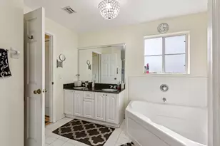 405 E Royal Cove Cir, Davie, FL 33325 - Photo 32