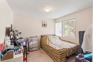 8039 Lake Dr, Doral, FL 33166 - Photo 14