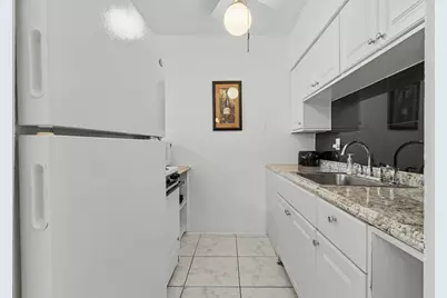800 SW 10th Terrace #T-6, Hallandale Beach, FL 33009 - Photo 16
