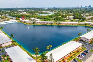 800 SW 10th Terrace, Hallandale Beach, FL 33009 - Photo 2