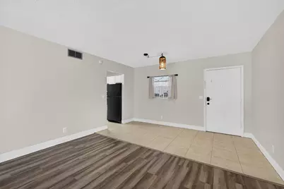 725 Hummingbird Way #109, North Palm Beach, FL 33408 - Photo 4