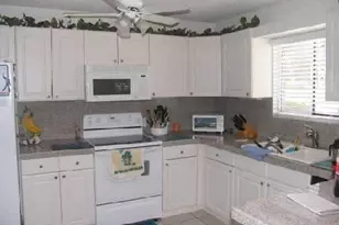 65 Maplecrest Cir, Jupiter, FL 33458 - Photo 4