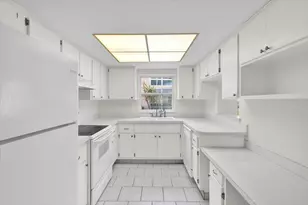 2950 SE Ocean Blvd, Stuart, FL 34996 - Photo 8